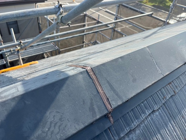 南アルプス市　棟板金　継ぎ目　コーキング　シーリング防水